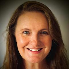 Headshot photo of Lisa Holohan